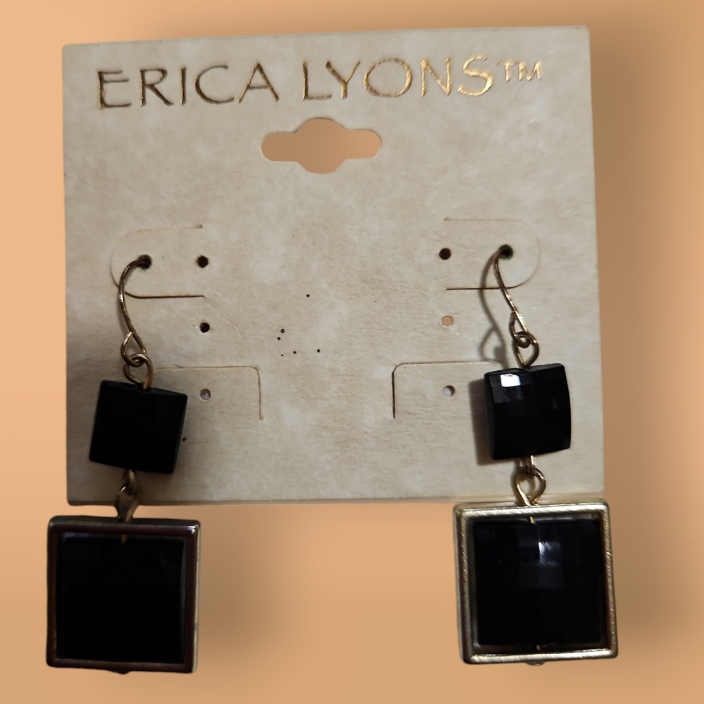 Black and Gold Tone Dangle Earrings .. Very Pretty